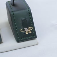 طقم ذهب ناعم باسكال عيار 18 تصميم الماسي وزن 3.6 ج...