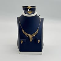 طقم ذهب طوق عيار 21 وزن 8.96 جرام