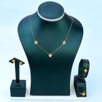 طقم ذهب الفان كليف ثلاث وردات ناعم لبس يومي عيار 2...