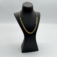 عقد ذهب بتصميم الجنزير عيار 21 وزن 10.8 جرام