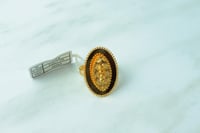 خاتم ذهب عيار 21 بتصميم دوريكاء بيضاوي بوزن 3.6 جر...