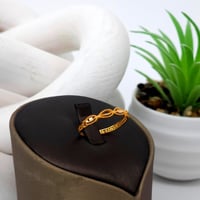 خاتم ذهب عيار 21 بتصميم الحبات بوزن 0.8 جرام