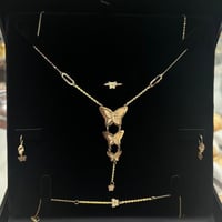 طقم ذهب عيار 21 تصميم الفراشات الفاخر بوزن 5 جرام