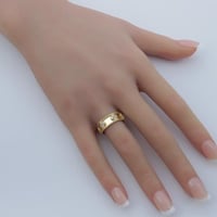 اجمل دبلة فان كليف ذهب عيار 18 عريضة وزن 3.3 جرام