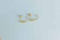 حلق ذهب ناعم عيار 18 تصميم المسيكاء الألماسي وزن 1...