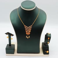 طقم ذهب عيار 21 تصميم متدرج وزن 4.76 جرام بإطلالة...