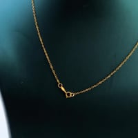 سلسال ذهب عيار 21 ثلاثي الأناقة وزن 4.33 جرام