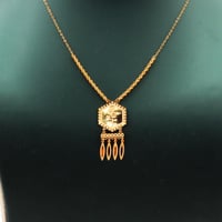 طقم ذهب ناعم عيار 21 وزن 3.67 جرام بتعليقة مزخرفة