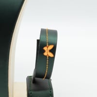 طقم ذهب ناعم عيار 21 وزن 3.51 جرام بتصميم فراشة