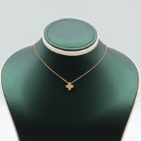 عقد ذهب روبرتو كوين تصميم الماسي عيار 18 وزن 3.13...