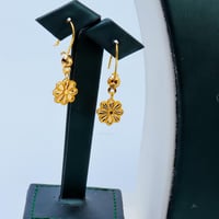 طقم ذهب تصميم الوردة عيار 21 وزن 12.1 جرام