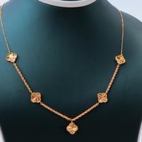 طقم ذهب تصميم الفان كليف خمس وردات عيار 21 وزن 9 ج...