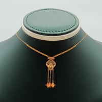 عقد ذهب عيار 21 زخرفة أنيقة وزن 1.2 جرام بتعليقة ف...