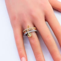 دبلة ذهب عيار 18 تصميم إي بي إم العالمي بوزن 5.7 ج...