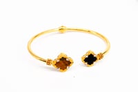 اسوارة فان كليف ذهب تصميم راقي عيار 18 وزن 8.3 جرا...