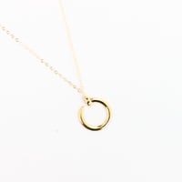 سلسلة كارتير ذهب عيار 18 بتصميم فخم يبرز جمالك وزن...