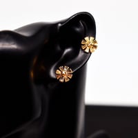 حلق ذهب الرمش متوفر الابيض والسادة عيار 21