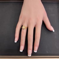 خاتم ذهب الرمش باللون الابيض عيار 21 وزن 1.58 جرام