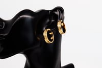 حلق ذهب تصميم فرزاتشي ذهب صافي عيار 18 وزن 3.5 جرا...