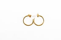 حلق كارتير ذهب تصميم المسمار عيار 18 وزن 3.7 جرام