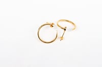 حلق كارتير ذهب تصميم المسمار عيار 18 وزن 3.7 جرام