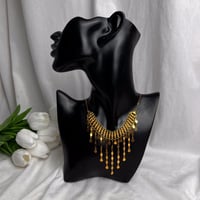 مخنق ذهب شلاشل الرمش عيار 21 وزن 11.3 جرام