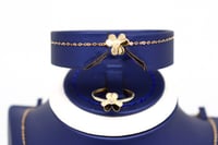 طقم الوردة ترندي عيار 18