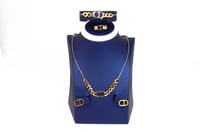 طقم جنزير ذهب موديل CD عيار 18 وزن 15.9 جرام