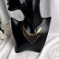 مخنق ذهب دانتيل عيار 21 وزن 5.4 جرام