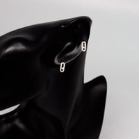 حلق ذهب عيار 18 المسيكاء تصميم الماسي