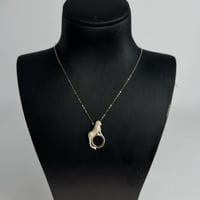 عقد ذهب التايقر تصميم الماس عيار 18 وزن 2.4 جرام