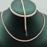 عقد واسوارة ذهب عيار 21 بتصميم الحرير يلبس بوجهين...