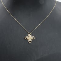 سلسال ذهب روبيرتو كوين تصميم الماسي عيار 18 وزن 0....