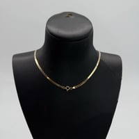 عقد ذهب الفلات تصميم الماسي باللون الابيض عيار 18...