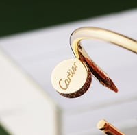 سوارة كارتير المسمار تصميم الماسي عيار 18