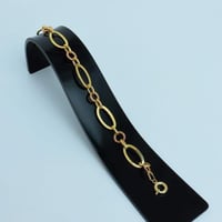 سوارة ذهب الحلقات المتداخلة تصميم 3D عيار 18 وزن 5...