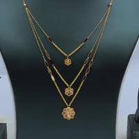 طقم ذهب الوردة ثلاثة دور عيار 21 وزن 7.07جرام