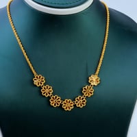 طقم ذهب تصميم الوردة عيار 21 وزن 12.1 جرام