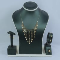 طقم ذهب ناعم عيار 18 بتصميم سبيكة مربع وزن 4.4 جرا...