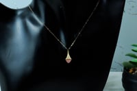 سلسال مارلي حجم صغير باللون الوردي ذهب عيار 18 وزن...