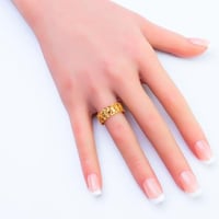 دبلة ذهب عيار 21 تصميم غصن الزيتون وزن 2.1 جرام –...