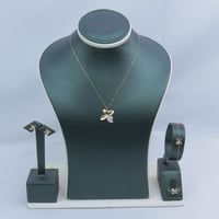 طقم ذهب ناعم باسكال عيار 18 تصميم الماسي وزن 3.6 ج...