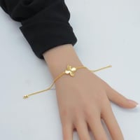 اسوارة ذهب عيار 21 بتصميم روبيرتو كوين وزن 2.7 جرا...