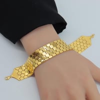 اسوارة ذهب عريضة عيار 21 عالى الجودة وزن 17.88 جرا...