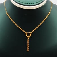 عقد ذهب عيار 21 حلقة مزخرفة وزن 2.59 جرام بتصميم أ...