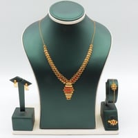 طقم ذهب عيار 21 وزن 11.5 جرام بتصميم متدرج فاخر يص...