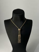 سبحة ذهب عيار 21 مطعمة بميناء مميزة بوزن 5.76 جرام