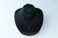 سلسال ذهب نواعم بتصميم الماسي عيار 18 بوزن 0.4 جرا...