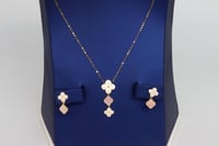 طقم ذهب فان كليف فخم بتصميم الماسي ملون عيار 18