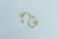 حلق ذهب عيار 18 تصميم المسمار وزن 1.7 جرام